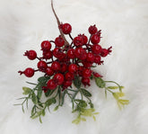 Crenguță artificială de Crăciun cu bobițe rosii